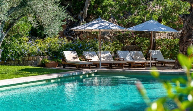 Spacious 9-bedroom private villa with AC in lovely Sóller