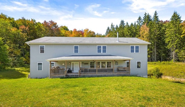 Spacious 9BR Catskills Retreat Views + Game Room