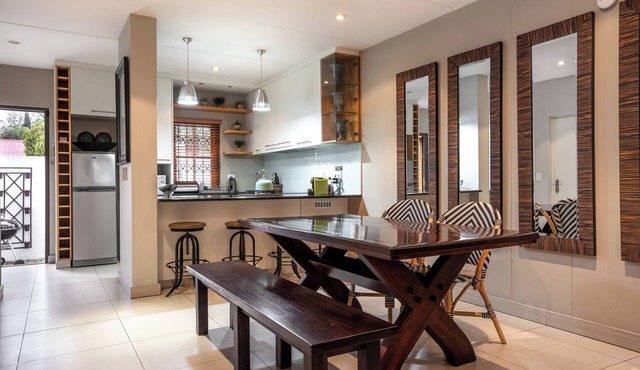 Spacious apartment in walking distance to wonderful restaurants in Stellenbosch
