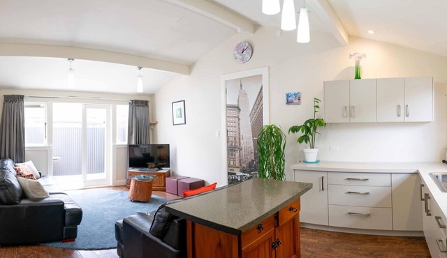 Spacious Accommodation Ideal for Contractors, Remote Workers, or Group Travel.