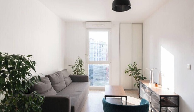 Spacious accommodation on the outskirts of Paris