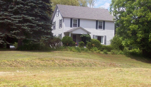 Spacious Adirondack Home with newly renovated kitchen with dishwasher