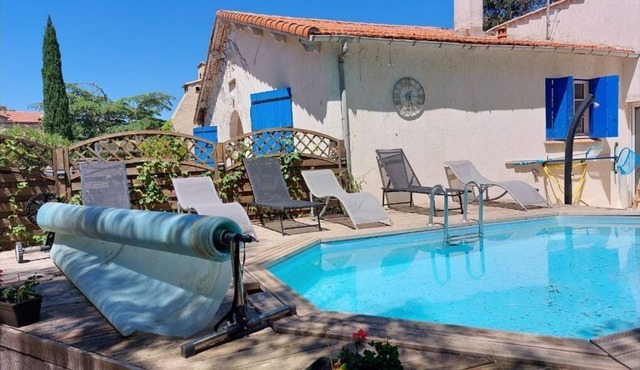 Spacious, air-conditioned villa with private pool and beach - 10 min. walk away