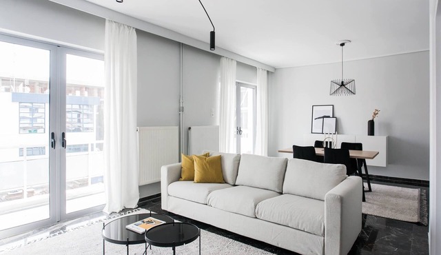 Spacious & Airy 1BR Apartment near HELEXPO Marousi