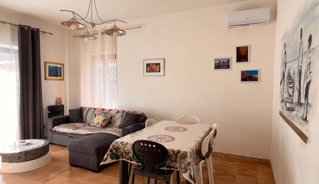 spacious and comfortable apartment near the sea