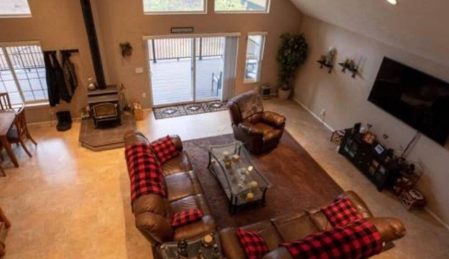 Spacious and beautiful 3-bedroom house in Crescent's gorgeous Two Rivers North