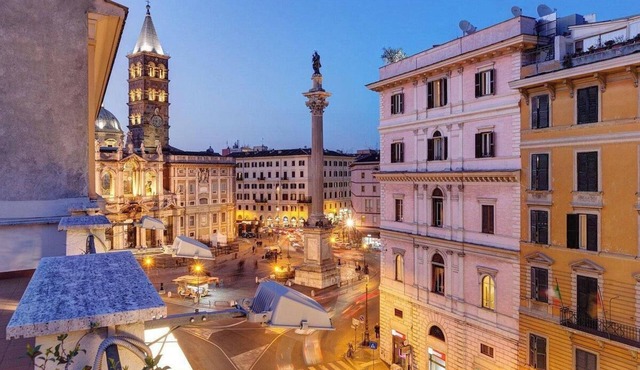 Spacious and Bright Apartment in the Heart of Rome
