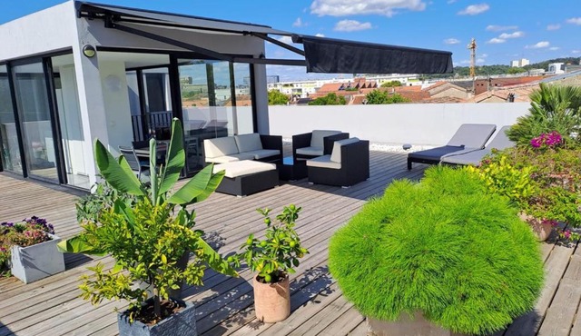 Spacious and bright nest with beautiful terrace