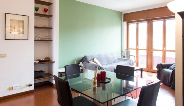 Spacious and bright one-bedroom apartment