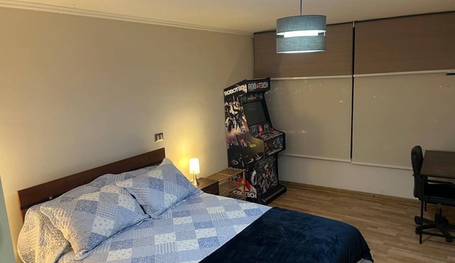 Spacious and comfortable apartment, excellent view, unbeatable location.