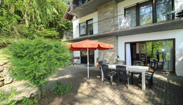 Spacious and comfortable apartment with terrace for up to 7 people