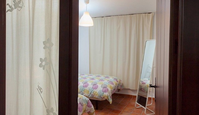 Spacious and comfortable apartment A 7 KM FROM THE KING AND WIFI CAMINITO FREE