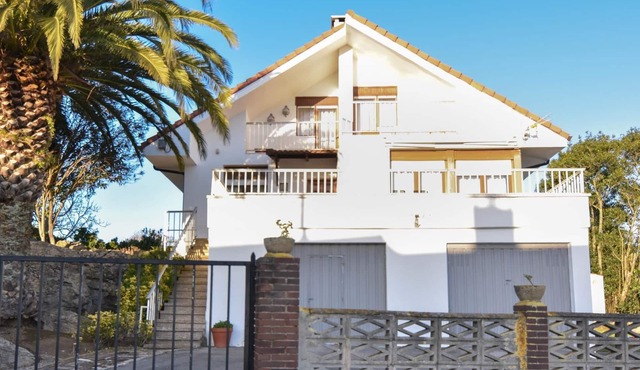 Spacious and comfortable chalet in Ajo with beautiful views