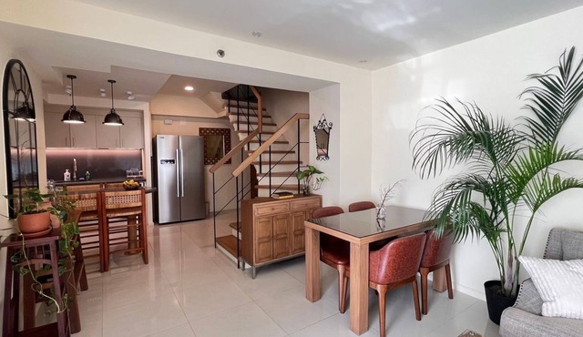 Spacious and Cozy 3-Bedroom Apartment with WiFi, AC in Poblacion Makati