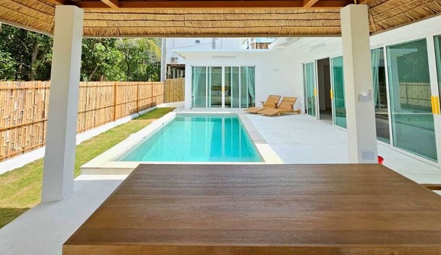 Spacious and cozy luxury villa with private pool and huge terrace and garden
