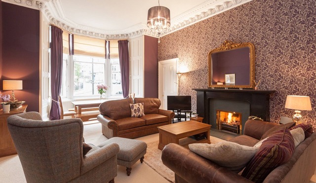 Spacious and elegant two-bedroom apartment. Sleeps 6.