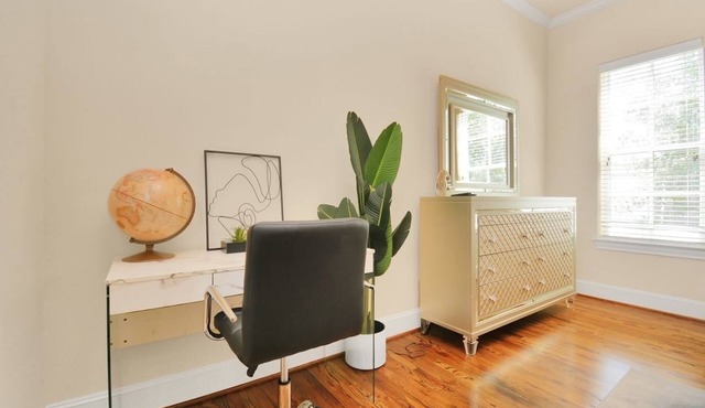 Spacious and Lux 2 BR With Game Room & Hot Tub + Gated Community
