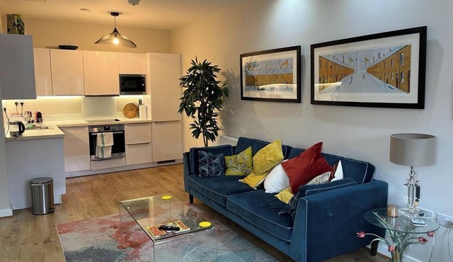 Spacious and Modern 1BD Flat w Balcony in Lambeth