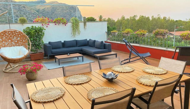 Spacious and modern apartment close to the beach