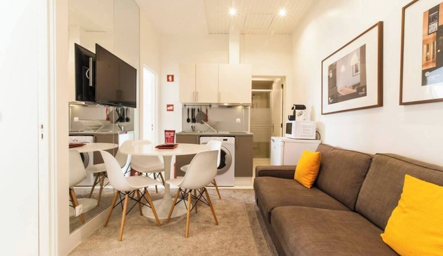Spacious and Modern Apartment in Chiado