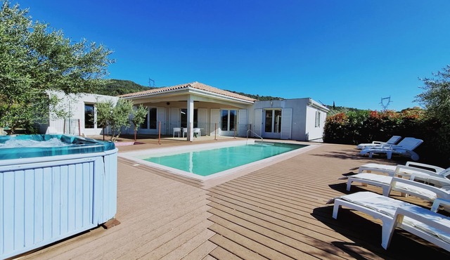 Spacious and pleasant villa with a private pool