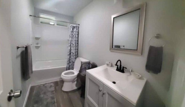 Spacious and private home centrally located between Volcano and Hilo.