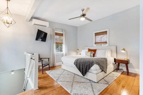 Spacious and Quiet One Block off King Street