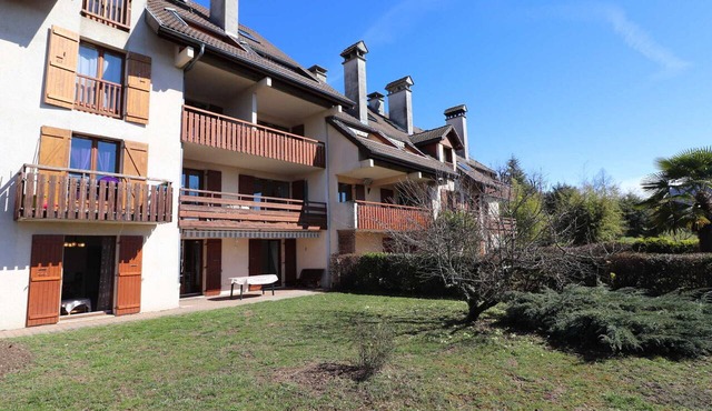 Spacious and quiet with private garden - Parking included, pets allowed