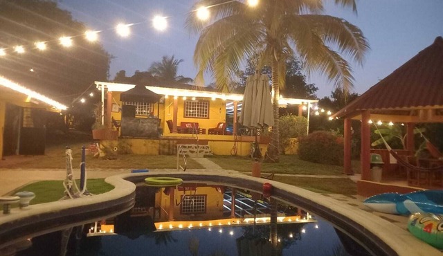 Spacious and relaxing beach house in Paradise to share with family or friends