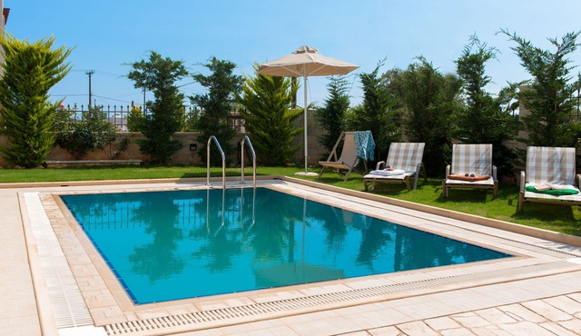 Spacious and stylish PRVT pool villa in nature
