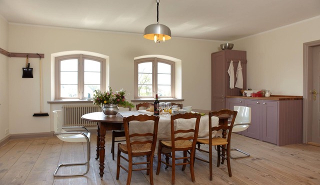 Spacious and stylish in the monument to the Müritz, near the lake and golf course