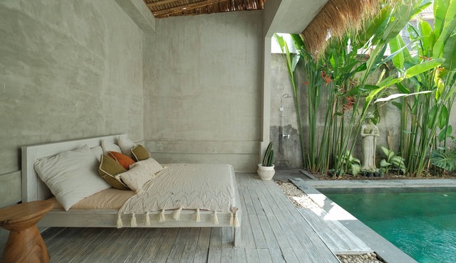 Spacious and Stylish private villa with pool