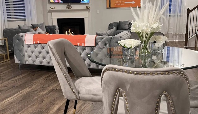 Spacious and Stylish Stay in the Suburbs of Atlanta