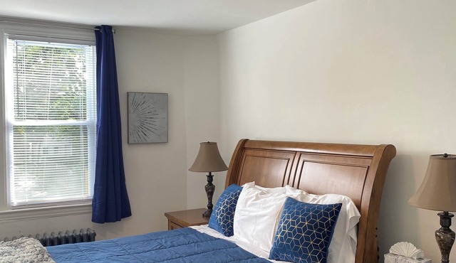 Spacious and Sunny 1 Bedroom Apt, Centrally Located, w Private Parking