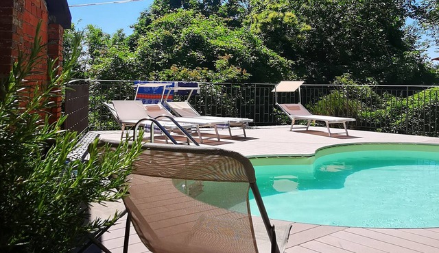 Spacious and very comfortable house with swimming pool ideal for large families