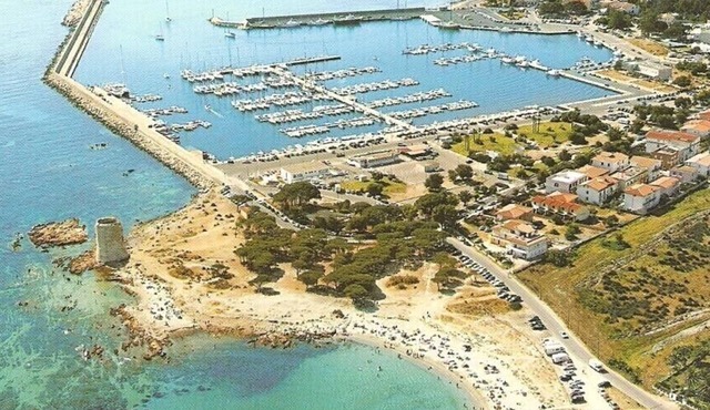 Spacious and well equipped villa, a few steps from the sandy beach