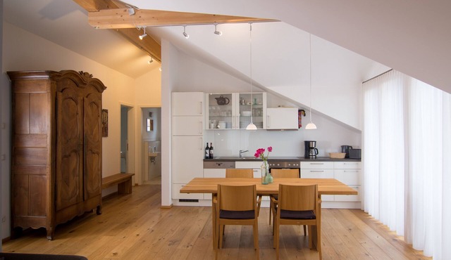 Spacious apartment on the top floor - walking distance to the lake - Utting am Ammersee