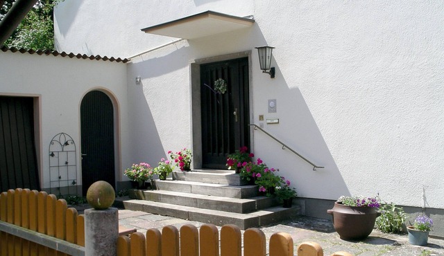 Spacious Apartments for 1-8 People near Nuremberg, Rothenburg, Roth free parking