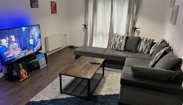 Spacious Apartment 10 min from Bluewater Shopping Centre.