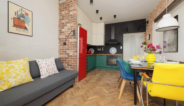 Spacious Apartment | 2 Bedrooms | Balcony and Workspace