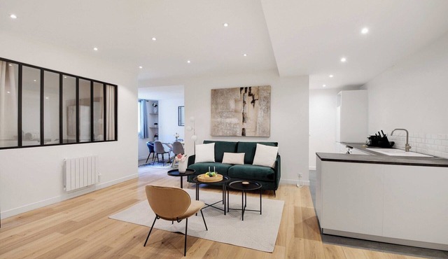 Spacious apartment - 3BR/8P - Place de la Nation