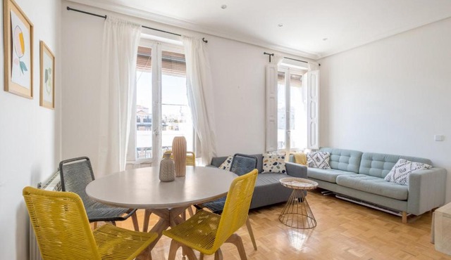 Spacious apartment-4Bedrooms 2Bathrooms - Goya