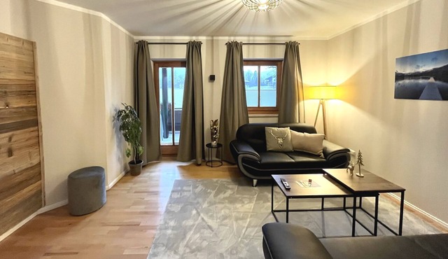 Spacious apartment with sun terrace in the immediate vicinity of the lake