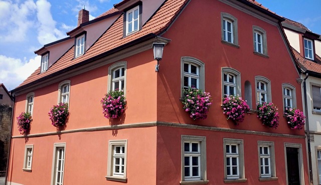 Spacious apartment in a listed building in the old town of Zeil am Main