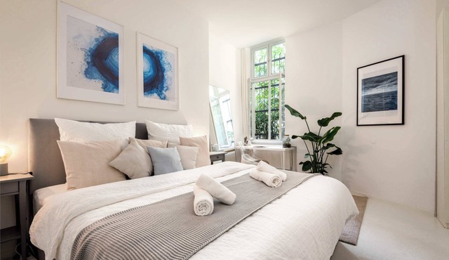 Spacious Apartment for 7 with Private Cinema Room
