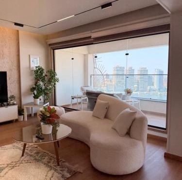 Spacious Apartment for big Groups with Nile View