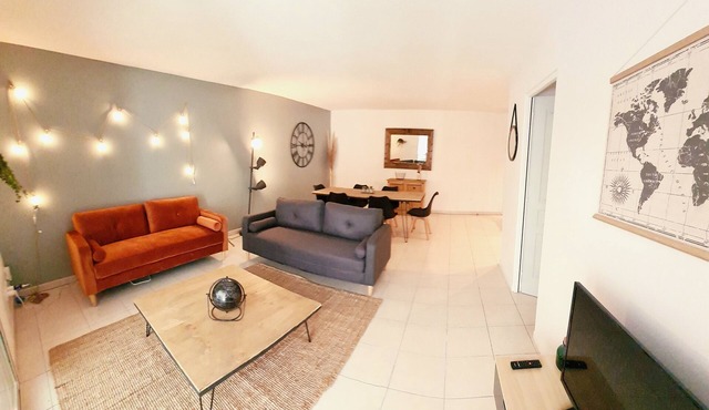 Spacious apartment with terrace 100m from the tramway