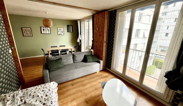 Spacious apartment - near park