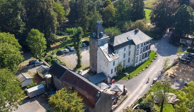 Spacious apartment in a 16th-century castle