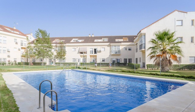 Spacious Apartment in Villa Gallardo with Air Conditioning, Wi-Fi and Shared Pool